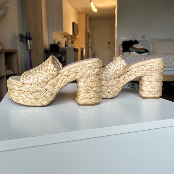 Steve Madden platform slip on heels - Picture 4 of 5